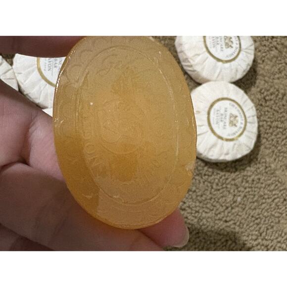 Gilchrist & Soames Soap Bar Mixed Lot of 8 Hotel Style Small Aloe Vera Glycerin - Picture 4 of 7